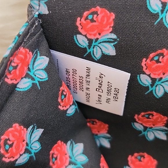 NWOT VERA BRADLEY WRISTLET/WALLET - Picture 13 of 16